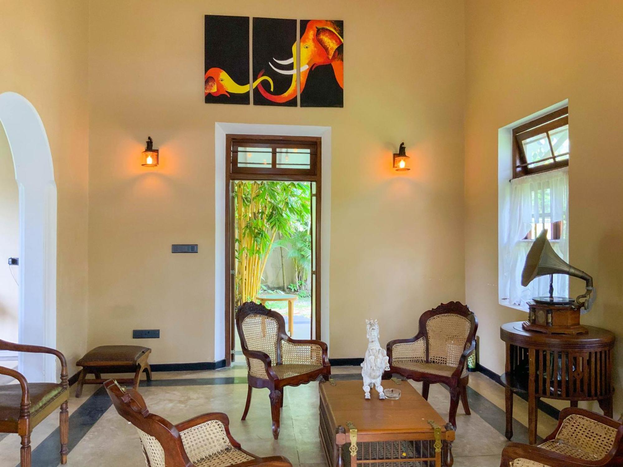 Headman House Antique Villa - A Seaside Royal Stay Ahangama Esterno foto