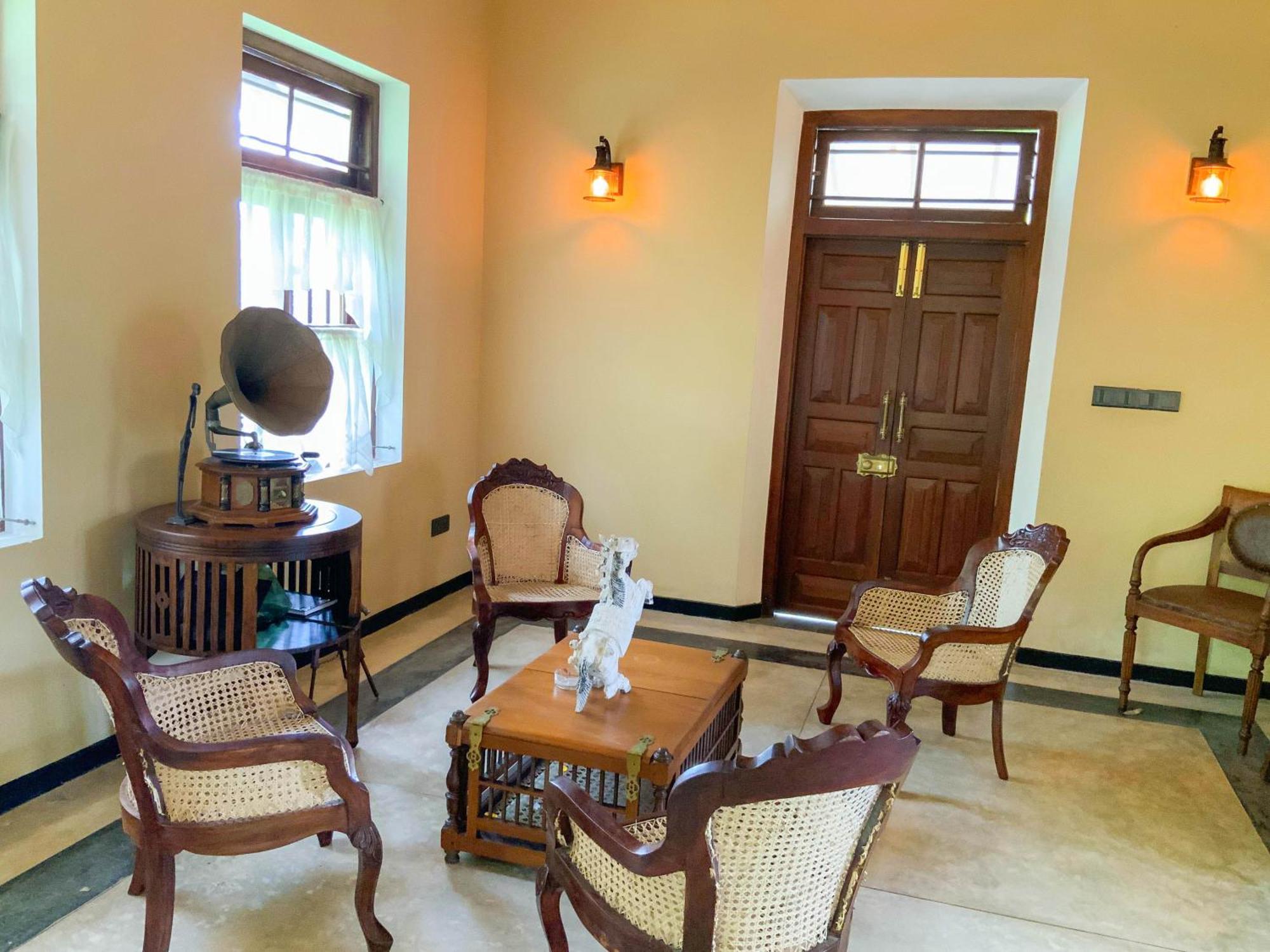 Headman House Antique Villa - A Seaside Royal Stay Ahangama Esterno foto