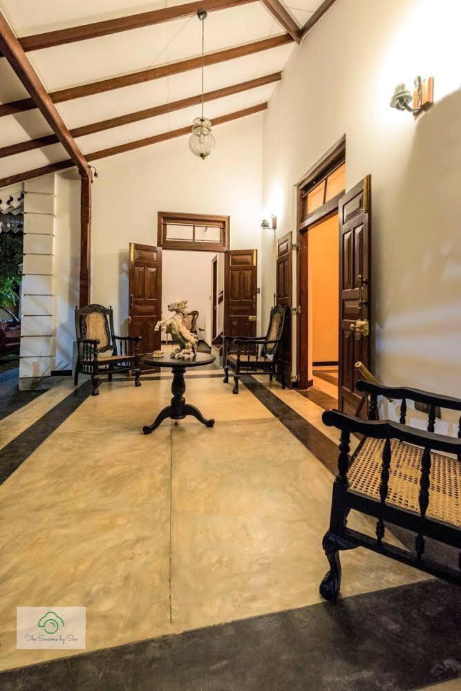 Headman House Antique Villa - A Seaside Royal Stay Ahangama Esterno foto