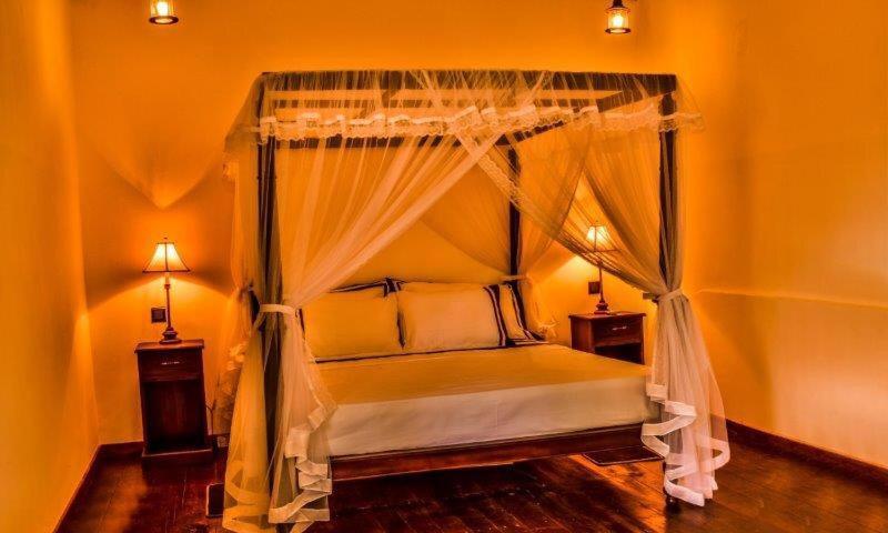 Headman House Antique Villa - A Seaside Royal Stay Ahangama Esterno foto